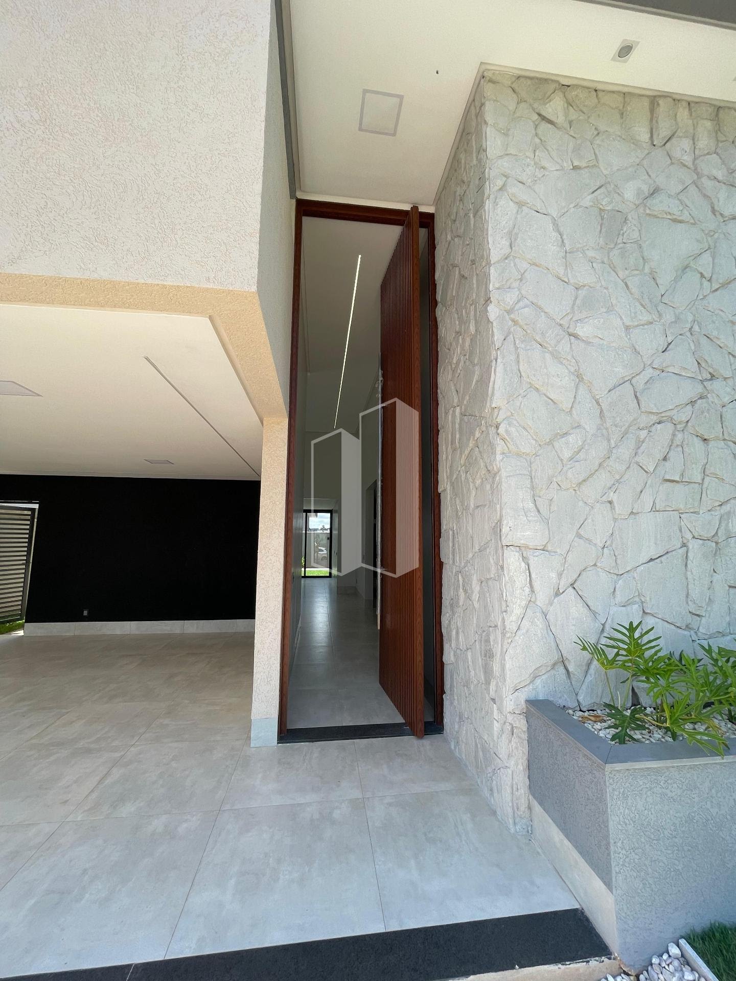 Casa à venda com 3 quartos, 3 suítes, 4 vagas e 178m² no Jardins Porto, Senador Canedo (GO) — foto 4 de 12