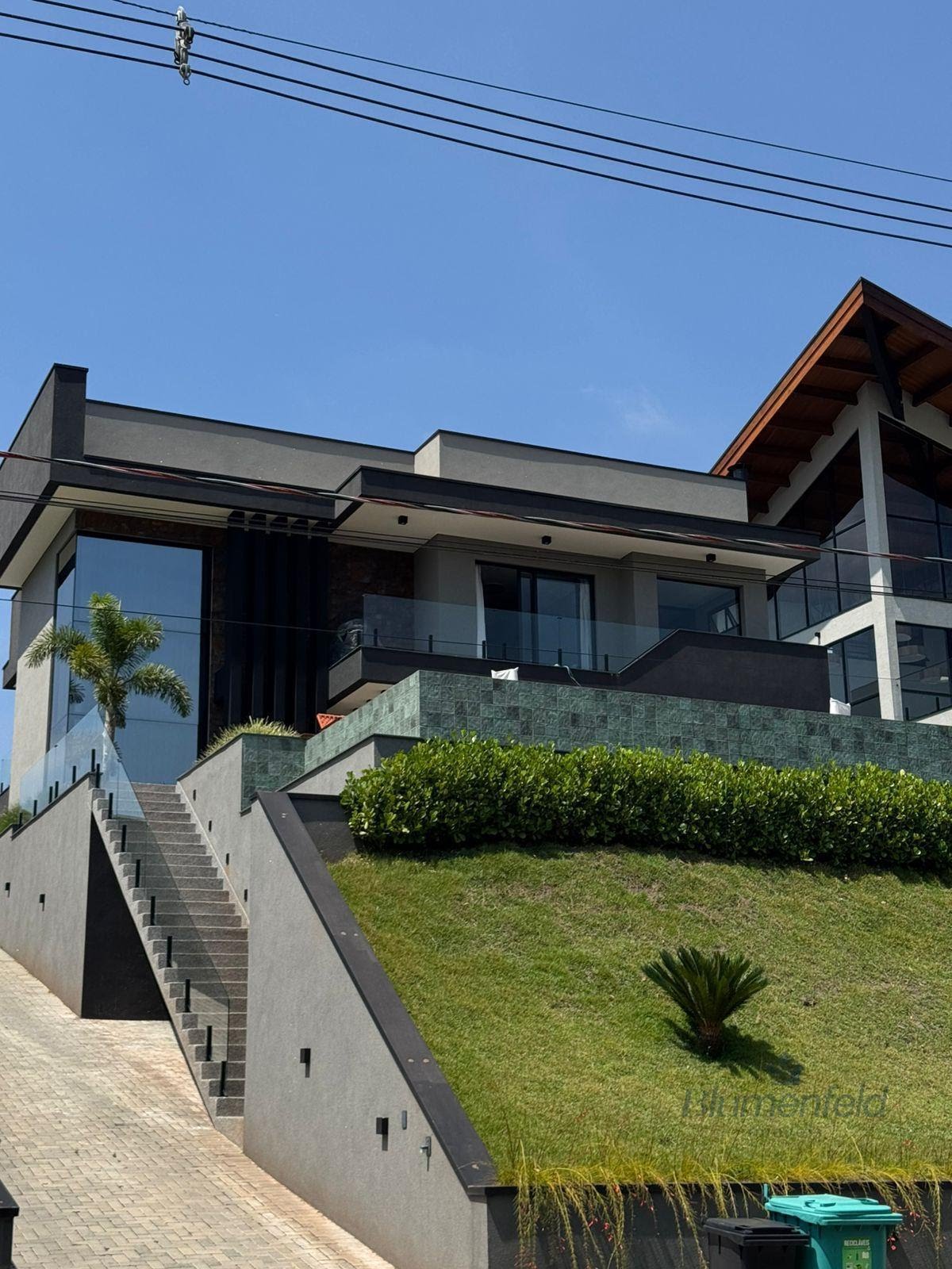 Casa à venda com 4 suítes, 6 vagas e 375m² no Ouro Fino, Santa Isabel (SP) — foto 2 de 30