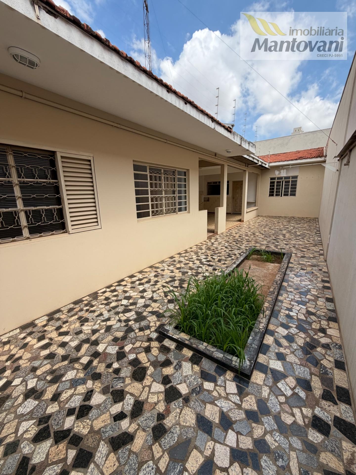 Casa à venda com 3 quartos, 2 banheiros, 2 vagas e 264m² no Centro, Tatuí (SP) — foto 3 de 15