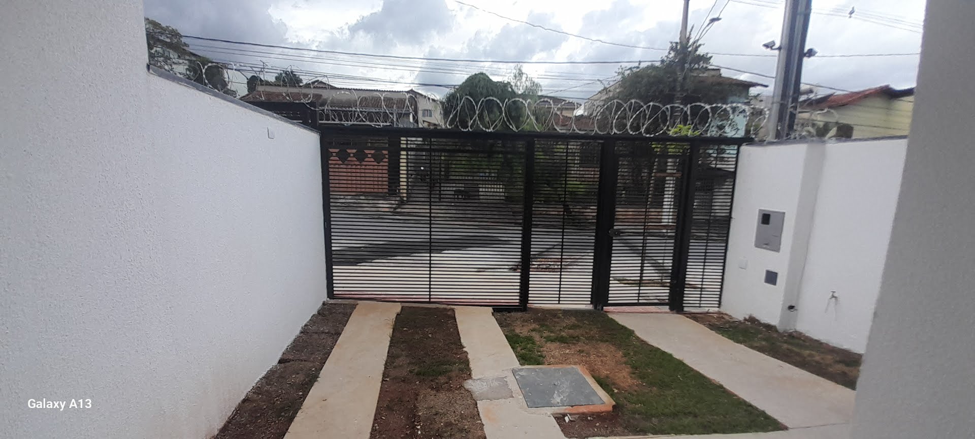 Casa à venda com 3 quartos, 1 suíte, 1 vaga e 143m² no Letícia, Belo Horizonte (MG) — foto 2 de 19