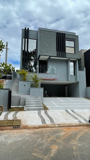 Compre Casa Luxuosa, Moderna, Iluminada no Condomínio Granja Anita com 3 quartos e piscina por R$ 2.497.000,00