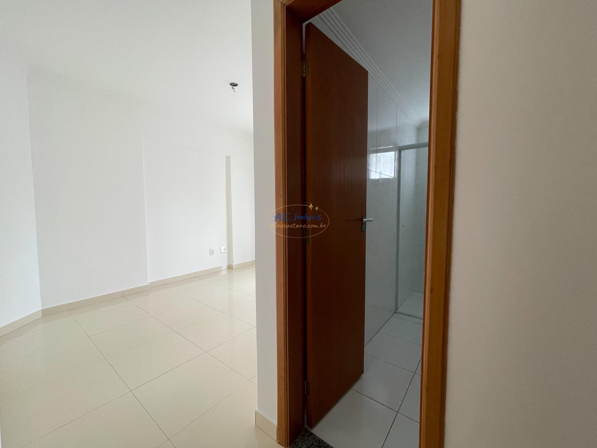 Apartamento para alugar com 3 quartos, 3 suítes, 2 vagas e 163m² no Vila Tupi, Praia Grande (SP) — foto 28 de 30