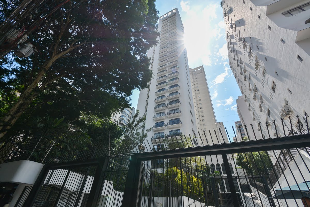 Apartamento à venda com 6 quartos, 4 suítes, 4 vagas e 468m² no Jardim Paulista, São Paulo (SP) — foto 2 de 30