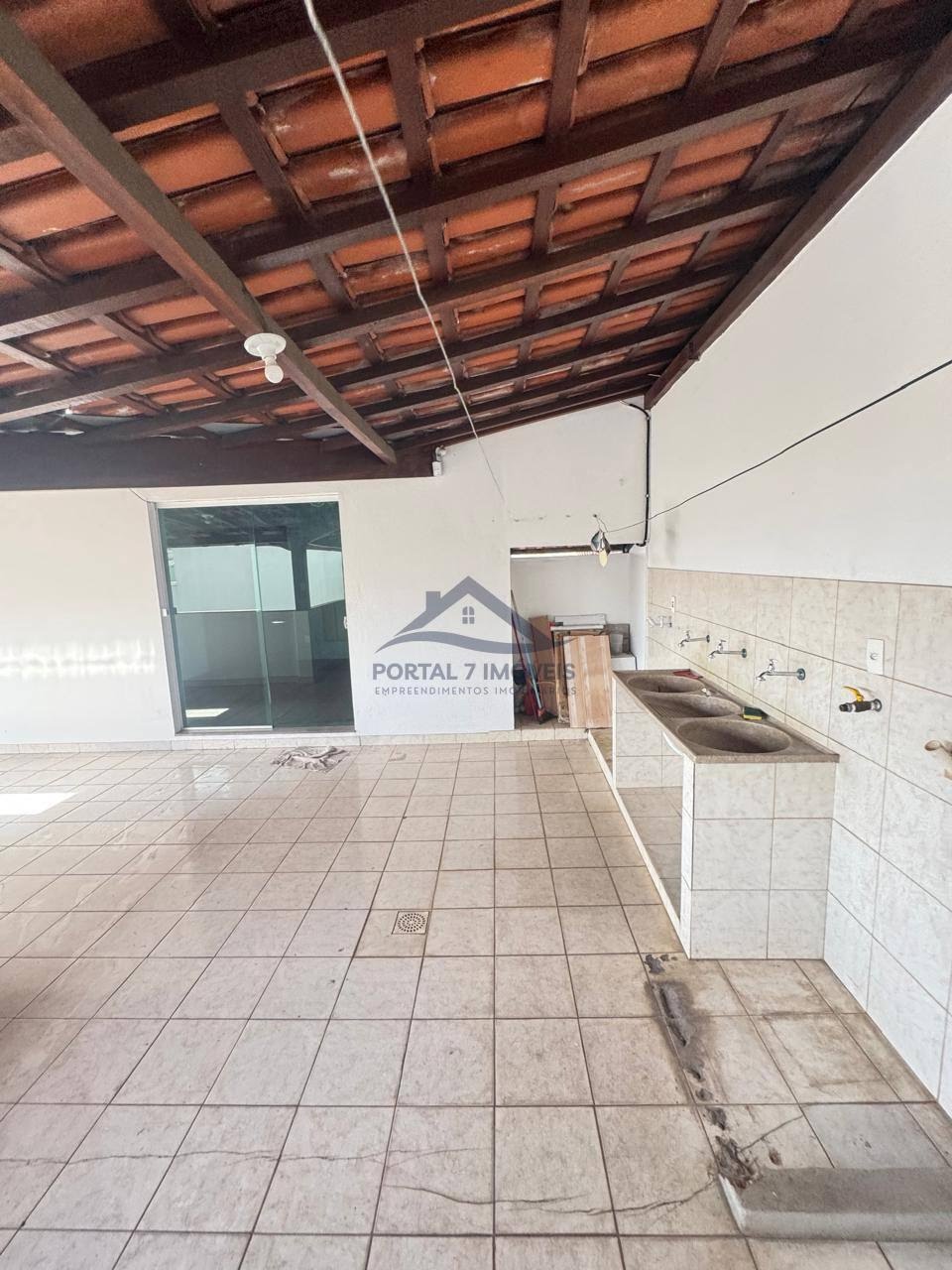 Casa à venda com 5 quartos, 2 suítes, 3 vagas e 230m² no Jardim Arizona, Sete Lagoas (MG) — foto 18 de 26