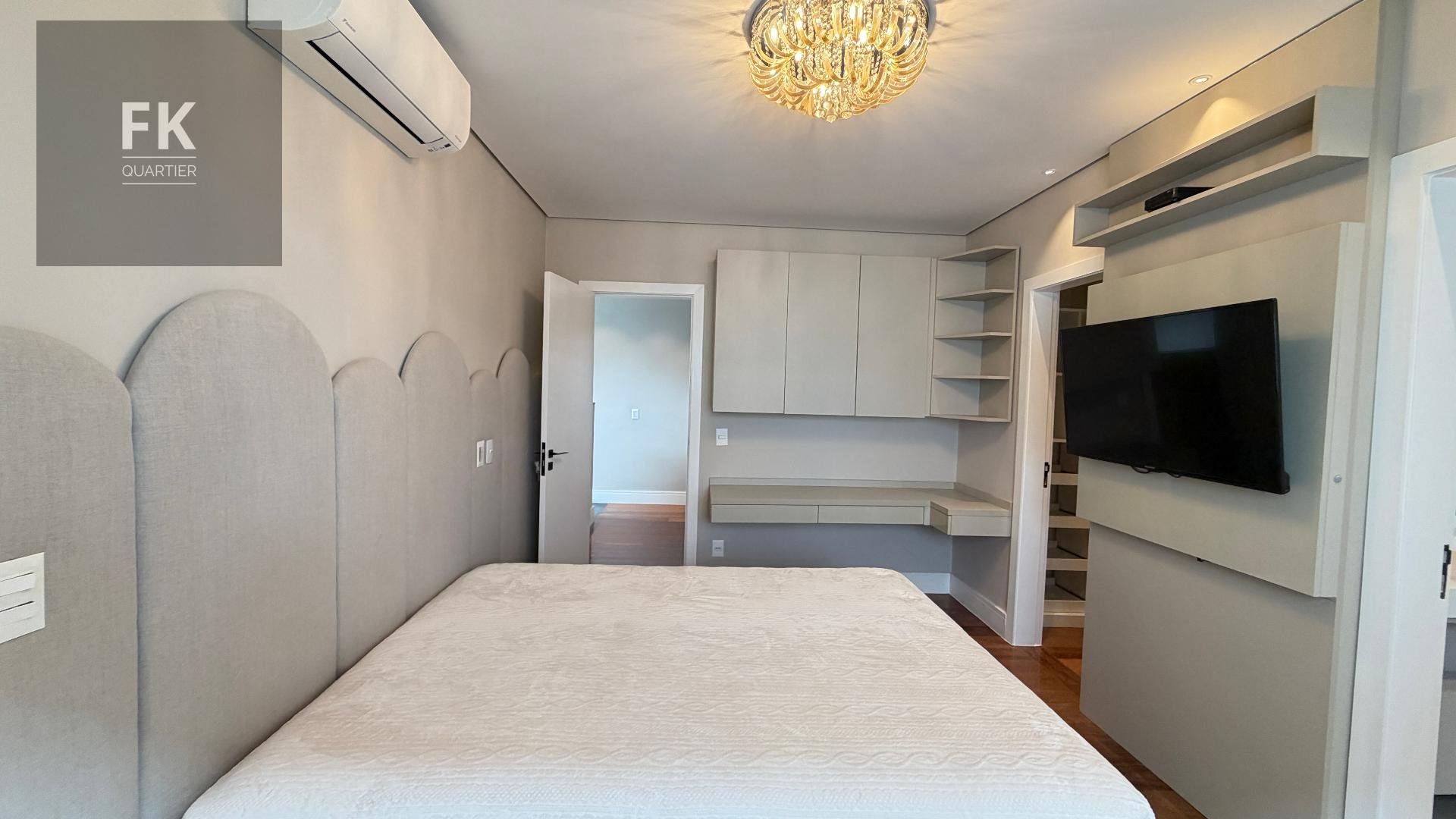 Casa à venda com 5 quartos, 5 suítes, 4 vagas e 350m² no Alphaville Residencial Dois, Barueri (SP) — foto 21 de 30