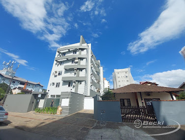 Apartamento a venda com 3 quartos no Saguaçu - Joinville, SC