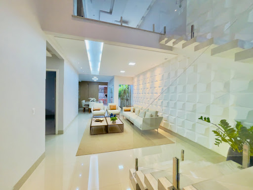 Sobrado de luxo em Loteamento Residencial Maria Amélia - Catalão: 4 dormitórios, 3 suítes, 347m² de área útil por R$1.200.000 para venda e locação