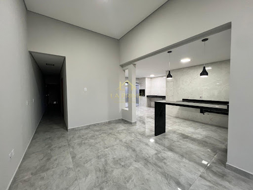 Casa à venda no Condomínio Villagio Wanel – Sorocaba/SP 136m² de área construída, 03 dormitórios, sendo 01 suíte e 04 vagas de garagem.
