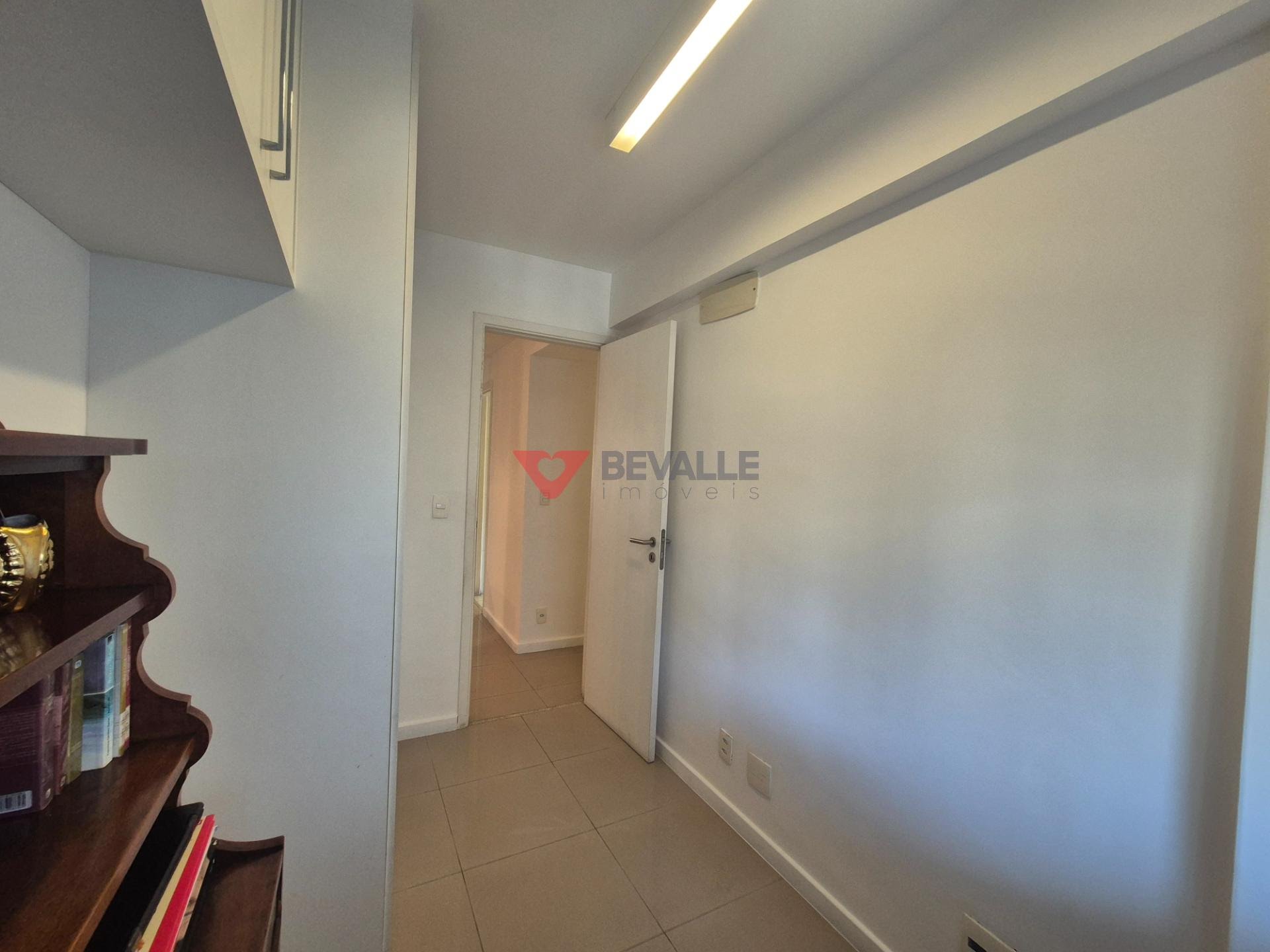 Apartamento à venda com 4 quartos, 1 suíte, 2 vagas e 115m² no Botafogo, Rio de Janeiro (RJ) — foto 16 de 30