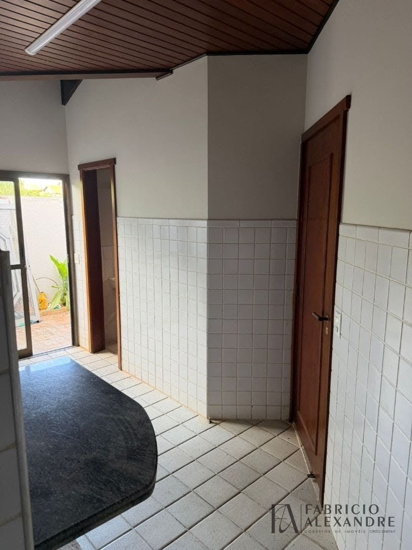 Casa à venda com 3 quartos, 3 suítes, 4 vagas e 330m² no Damha I, São José do Rio Preto (SP) — foto 4 de 19