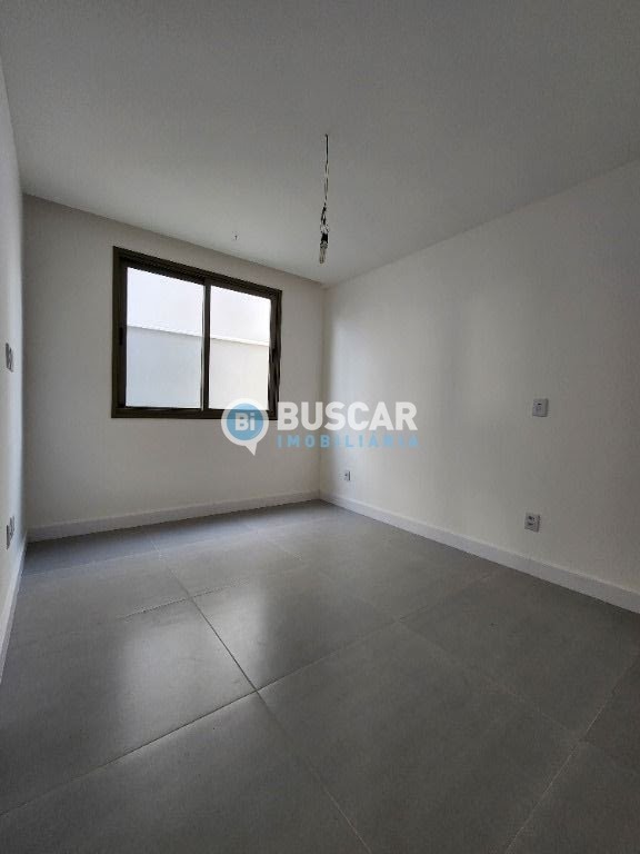 Casa à venda com 4 quartos, 4 suítes, 2 vagas e 252m² no Papagaio, Feira de Santana (BA) — foto 15 de 17