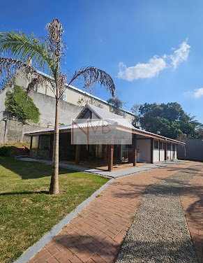 Casa em Condomínio na Granja Viana, 3 Dorms, 250m² à Venda
