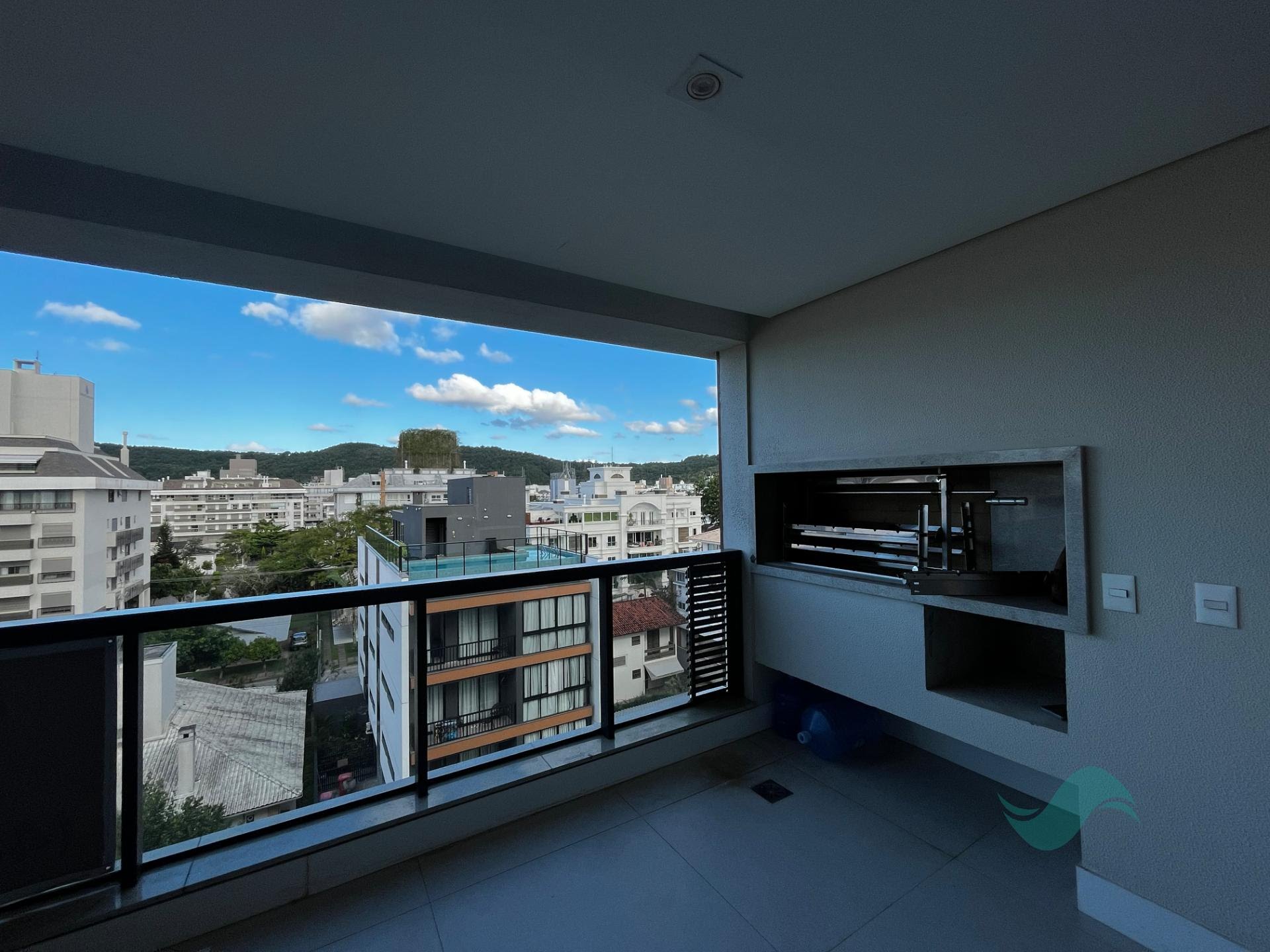 Cobertura à venda com 4 quartos, 4 suítes, 3 vagas e 240m² no Jurerê, Florianópolis (SC) — foto 3 de 19