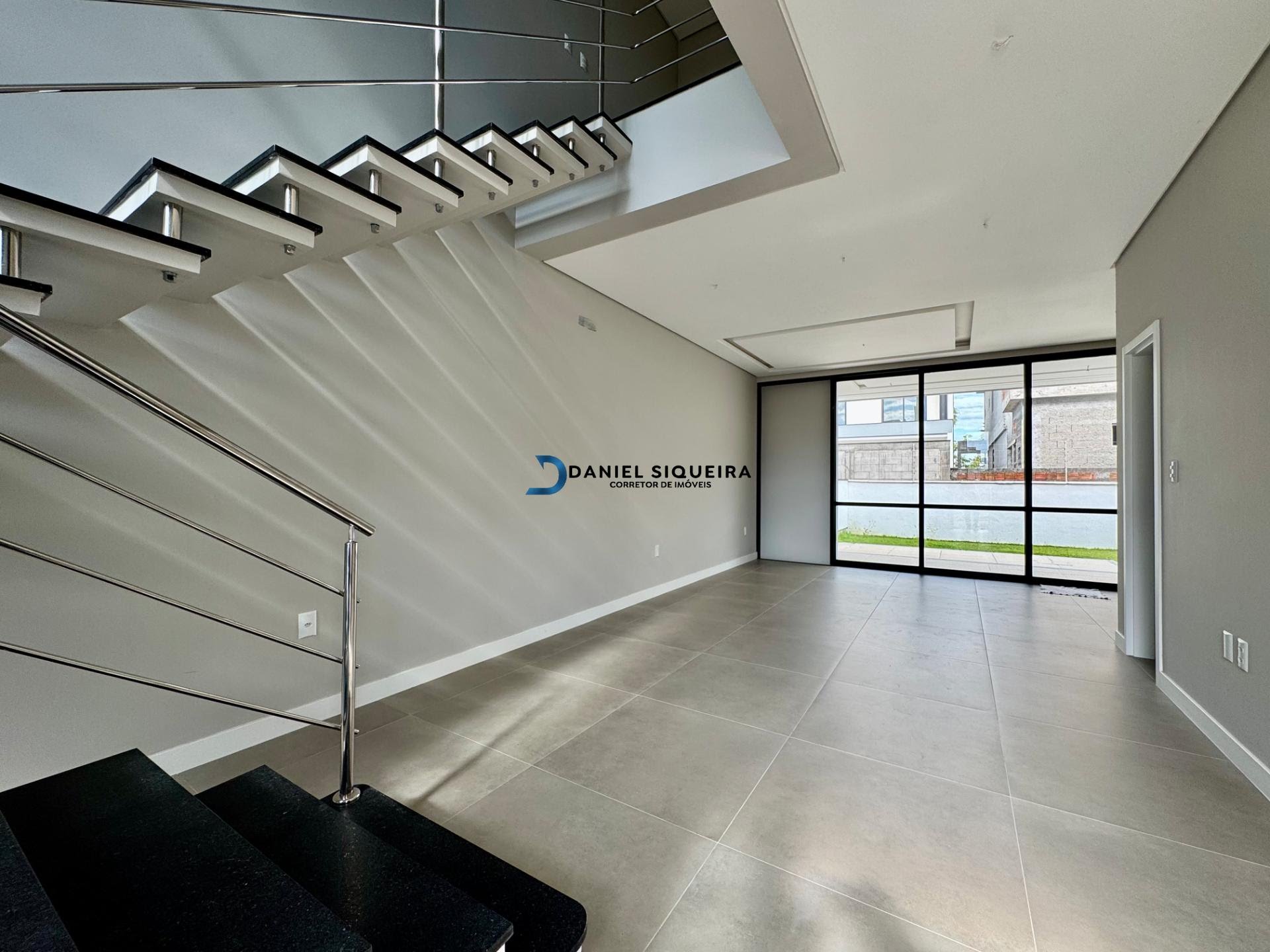 Casa à venda com 3 quartos, 1 suíte, 2 vagas e 157m² no Bairro Deltaville, Biguaçu (SC) — foto 2 de 21