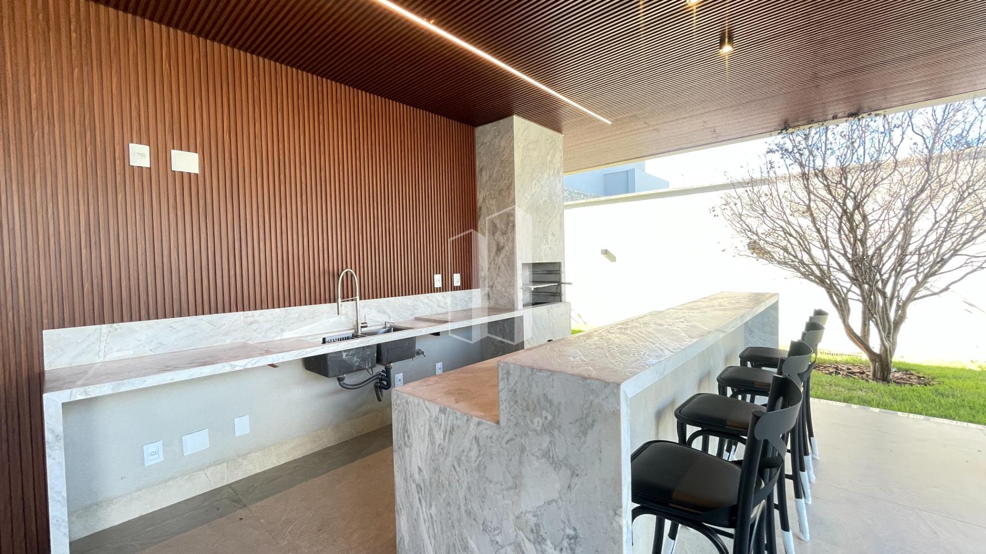 Casa à venda com 4 quartos, 4 suítes, 4 vagas e 369m² no Jardins França, Goiânia (GO) — foto 9 de 30