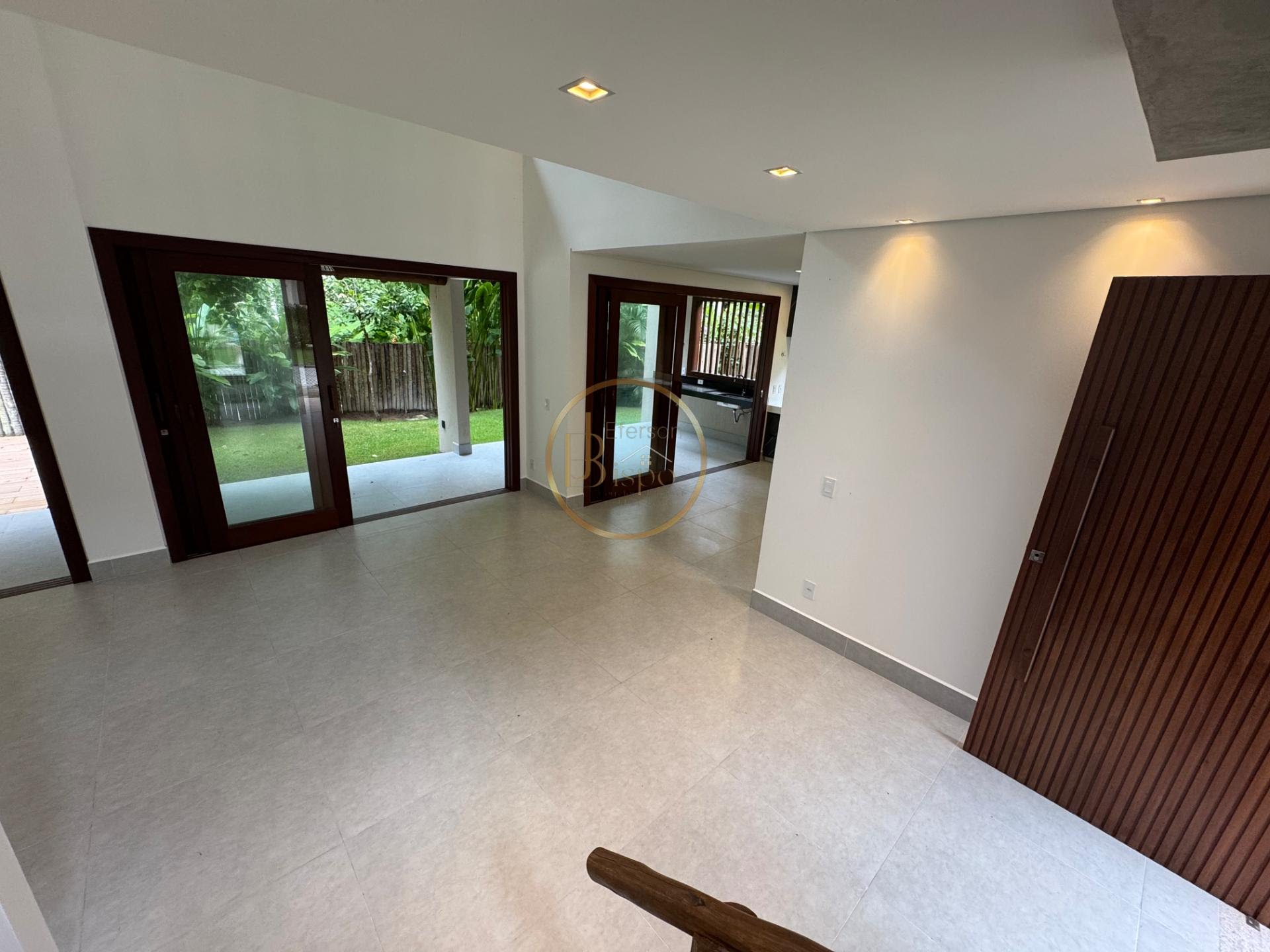 Casa à venda com 4 quartos, 4 suítes, 2 vagas e 230m² no Arraial D'ajuda, Porto Seguro (BA) — foto 12 de 17