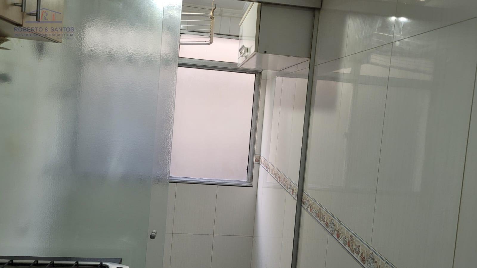 Cozinha e área de serviço