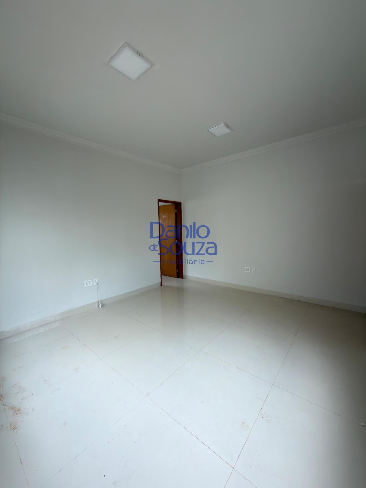 Casa à venda com 2 quartos, 1 banheiro, 4 vagas e 300m² no Jardim Europa I, Araxá (MG) — foto 4 de 10