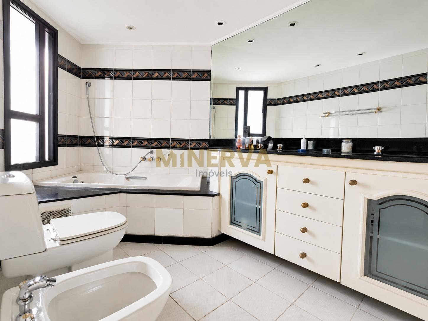 Apartamento à venda com 4 quartos, 3 suítes, 3 vagas e 245m² no Camargos, Guarulhos (SP) — foto 25 de 30