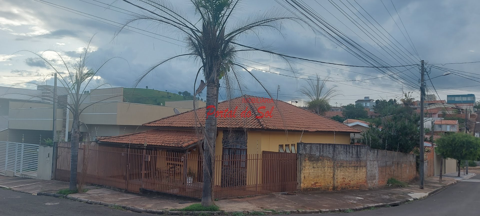 Casa à venda com 3 quartos, 1 suíte, 2 vagas e 168m² no Jardim São Pedro II, Santo Antônio da Platina (PR) — foto 2 de 3