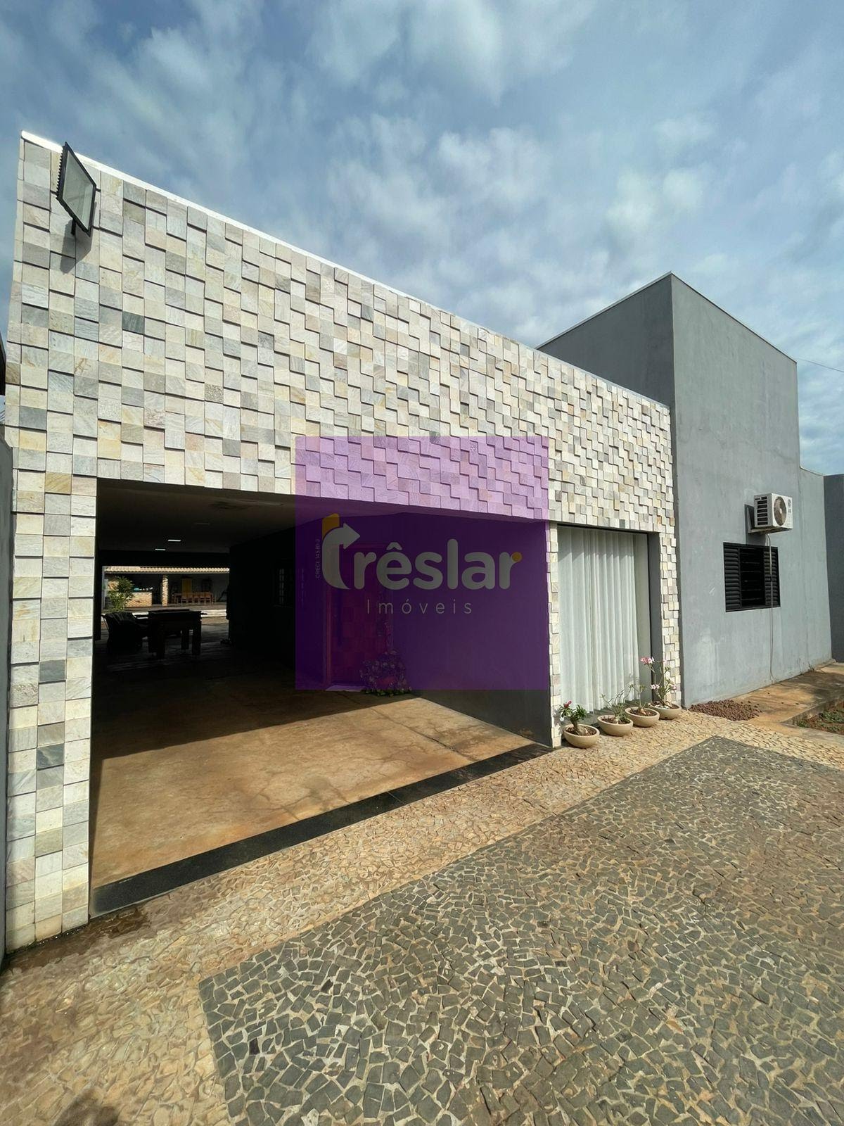 Casa à venda com 3 quartos, 3 banheiros, 5 vagas e 250m² no Jardim Santa Julia, Três Lagoas — foto principal