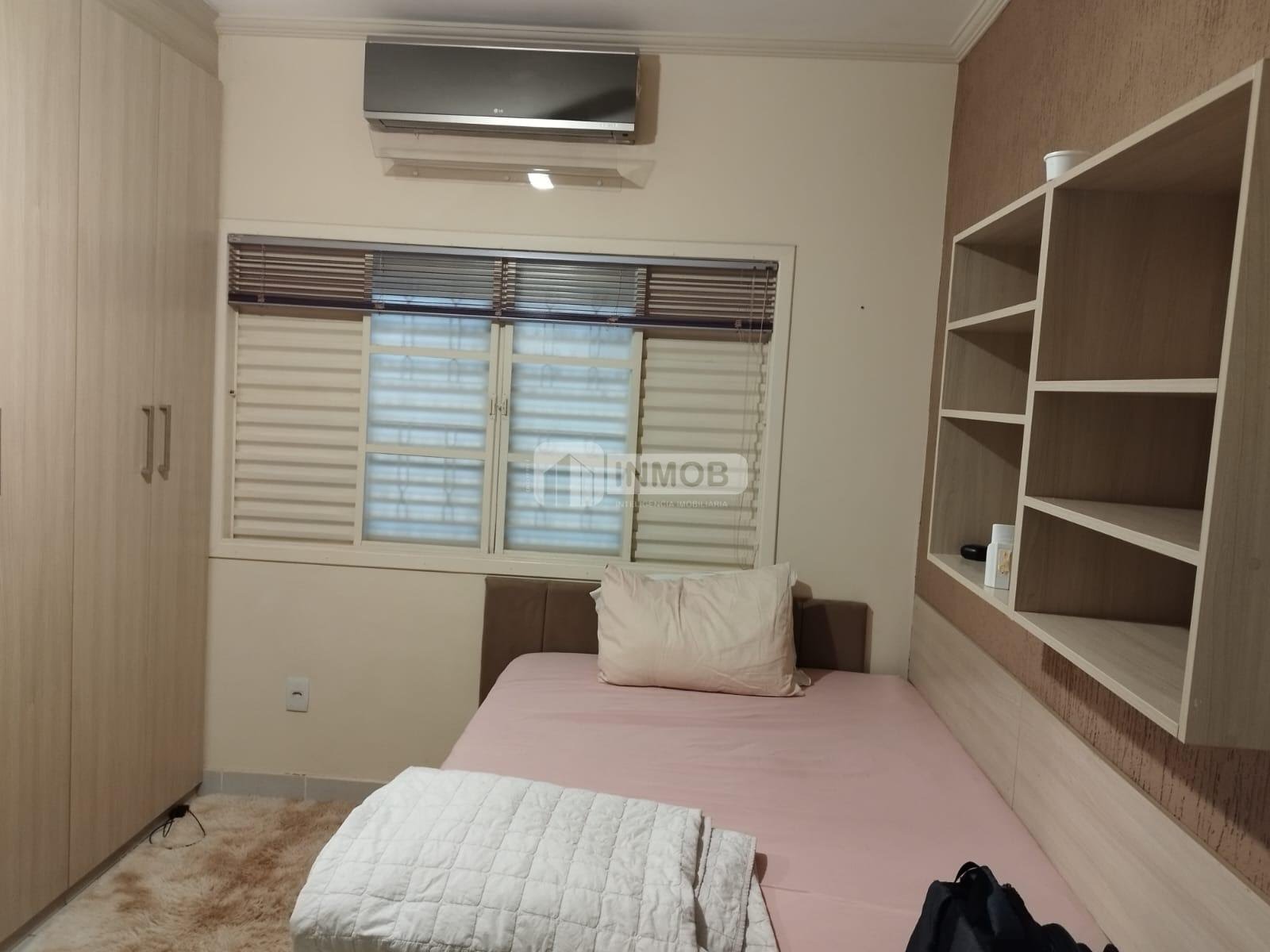 Casa para alugar com 3 quartos, 3 suítes, 3 vagas e 300m² no Piracangaguá, Taubaté (SP) — foto 14 de 28