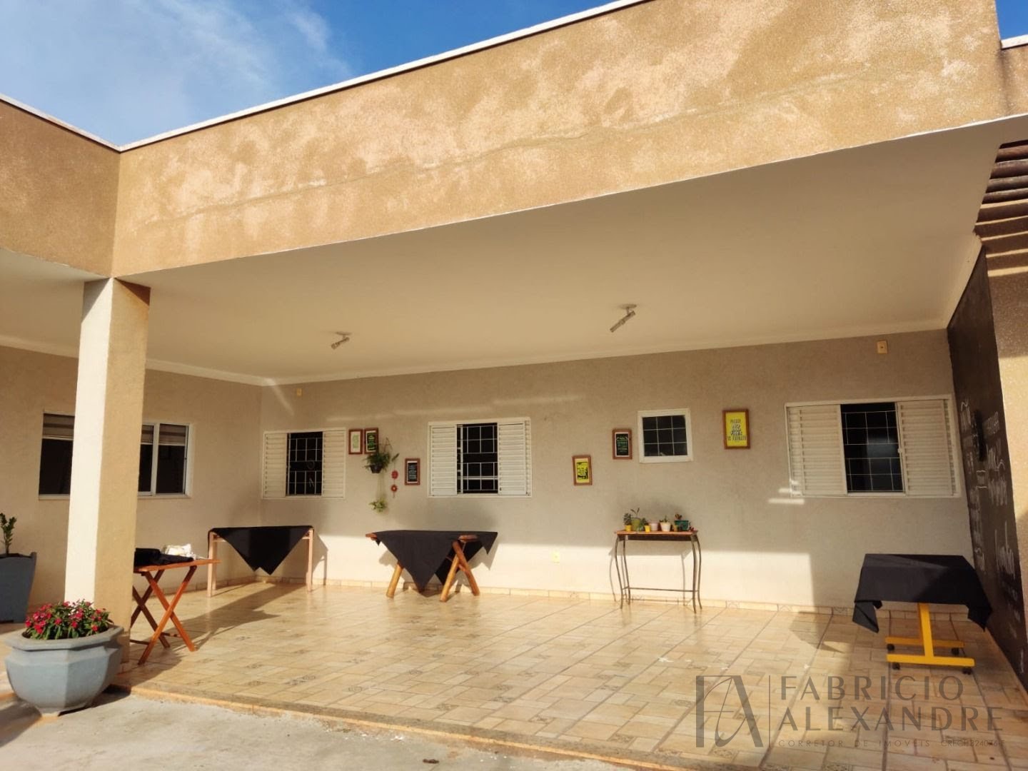 Casa à venda com 3 quartos, 1 suíte, 4 vagas e 200m² no Jardim Nazareth, São José do Rio Preto (SP) — foto 2 de 20