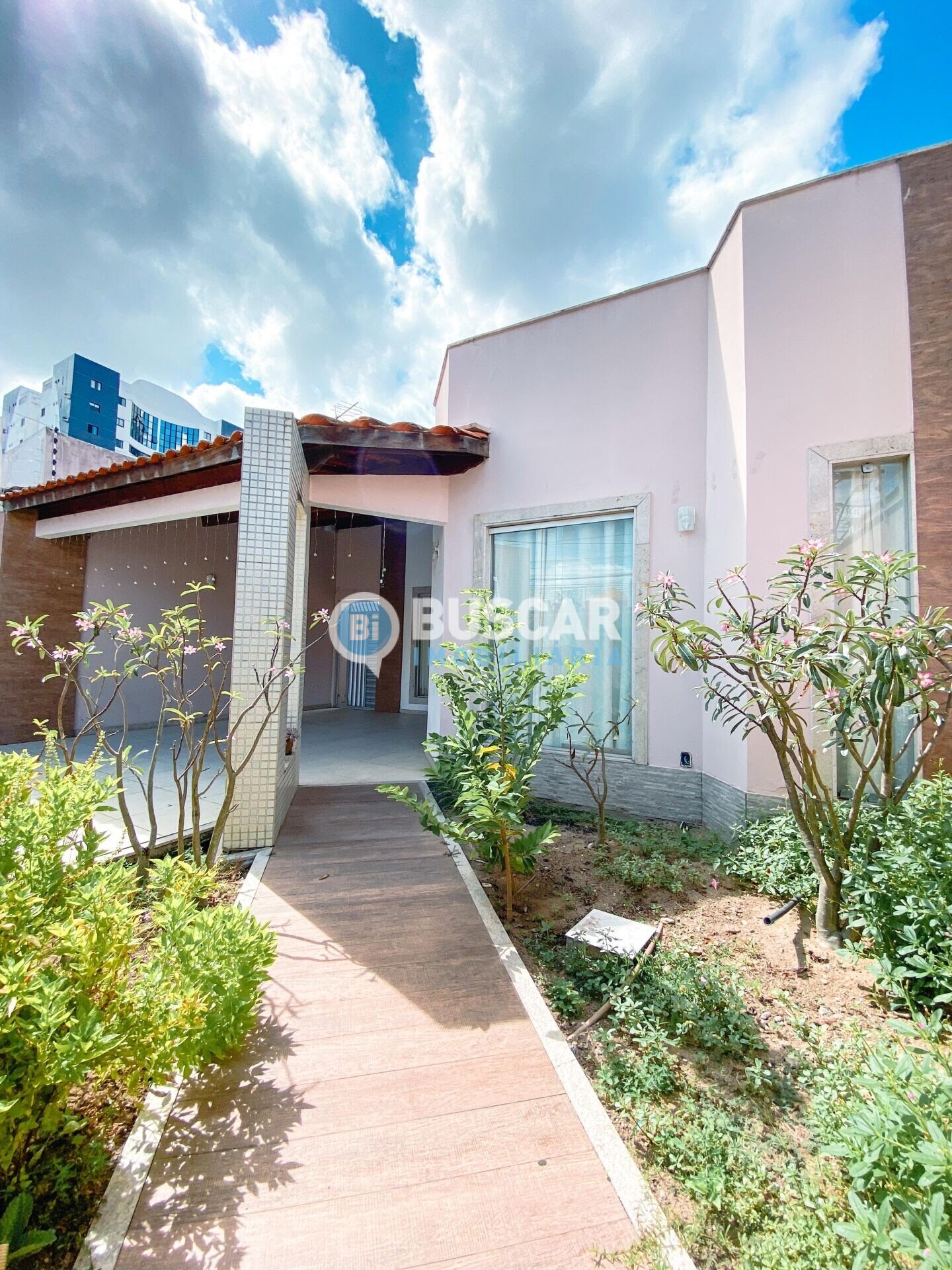 Casa à venda com 5 quartos, 5 suítes, 2 vagas e 300m² no Capuchinhos, Feira de Santana (BA) — foto 3 de 26