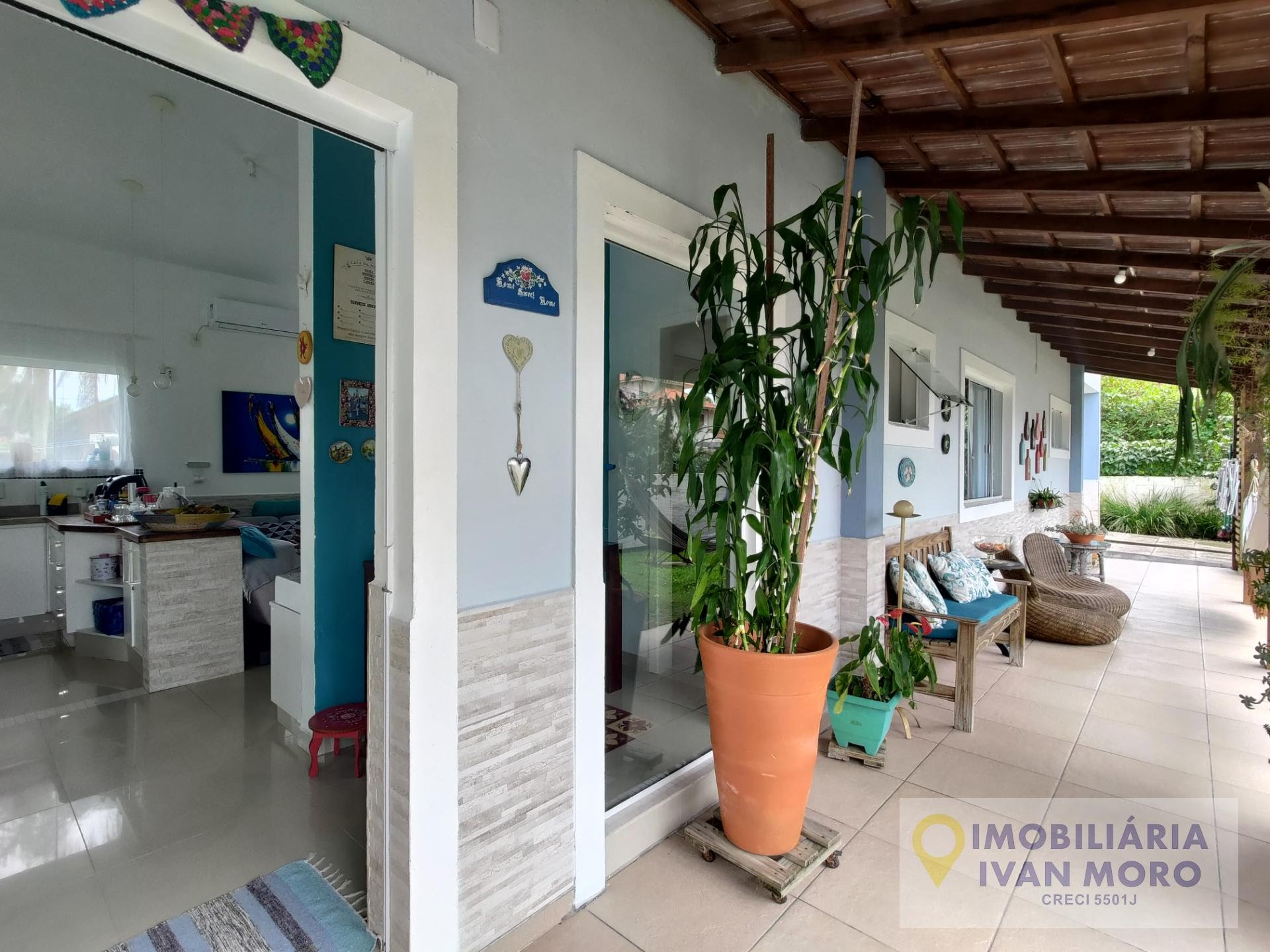 Casa à venda com 4 quartos, 3 suítes, 2 vagas e 230m² no Daniela, Florianópolis (SC) — foto 4 de 30