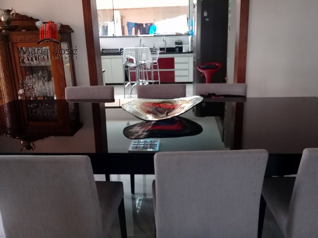 Casa à venda com 4 quartos, 1 suíte, 5 vagas e 500m² no Santa Helena, Sete Lagoas (MG) — foto 8 de 30