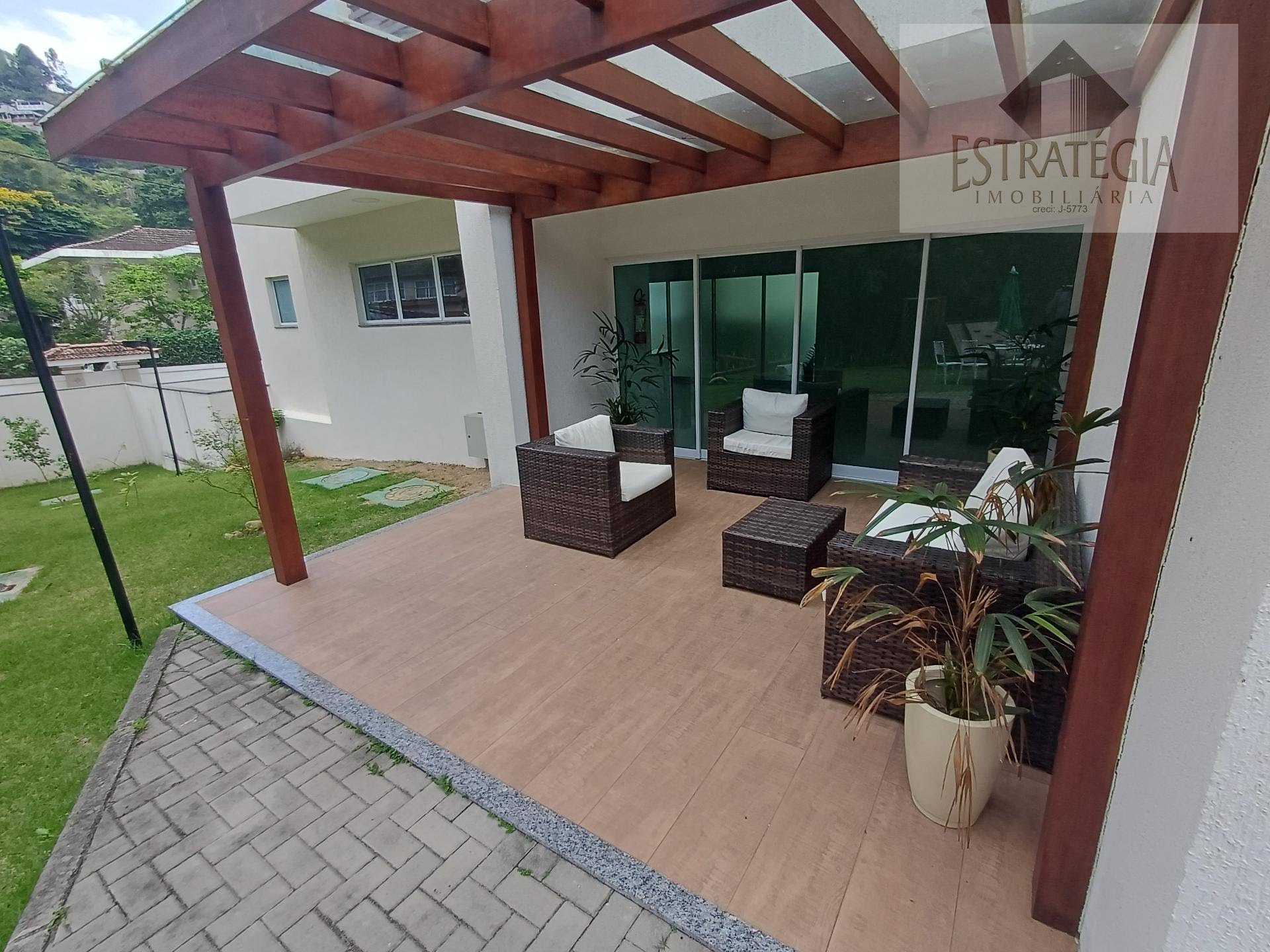 Apartamento à venda com 2 quartos, 1 suíte, 1 vaga e 69m² no Retiro, Petrópolis (RJ) — foto 13 de 22