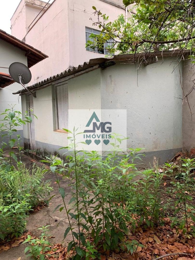 Casa à venda com 3 quartos, 1 banheiro e 330m² no Centro, Três Corações (MG) — foto 15 de 17