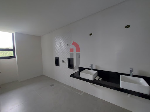 Belíssima Residência no Condomínio Marítimo  -  Tramandaí