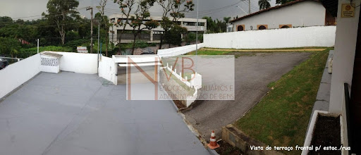 Casa na Granja Viana, 296m², 16 salas | 19 vagas