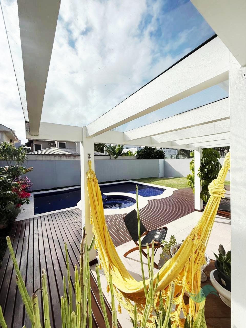 Casa à venda com 3 quartos, 3 suítes, 2 vagas e 231m² no Jurerê Internacional, Florianópolis (SC) — foto 18 de 23