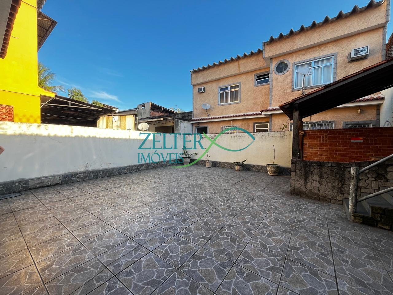 Casa à venda com 4 quartos, 2 suítes, 2 vagas e 251m² no Rocha Miranda, Rio de Janeiro (RJ) — foto 15 de 30