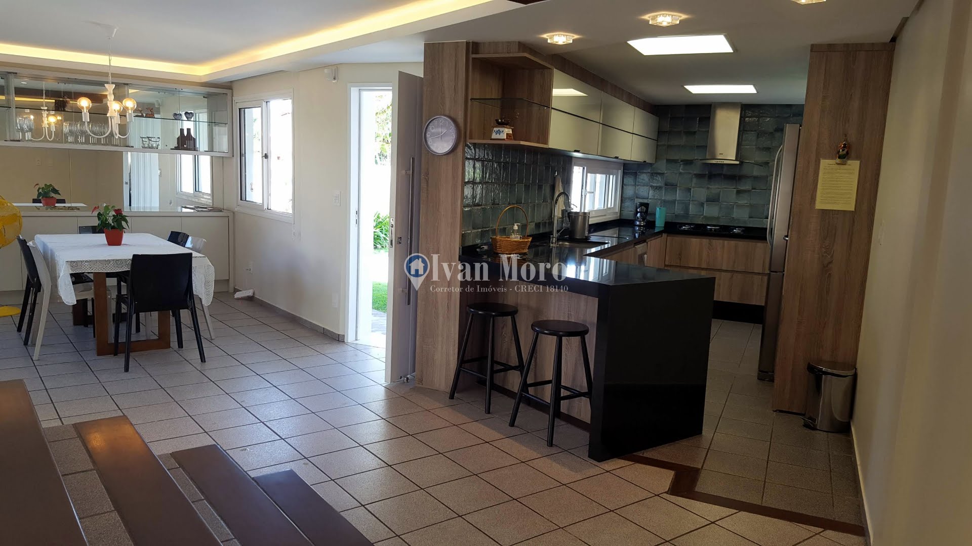 Casa para alugar com 4 quartos, 4 suítes, 3 vagas e 250m² no Daniela, Florianópolis (SC) — foto 25 de 30