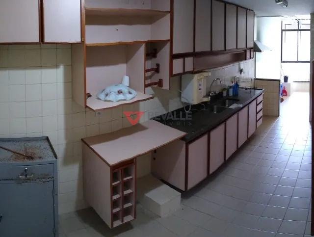 Apartamento à venda com 4 quartos, 1 suíte, 2 vagas e 138m² no Barra da Tijuca, Rio de Janeiro (RJ) — foto 11 de 19