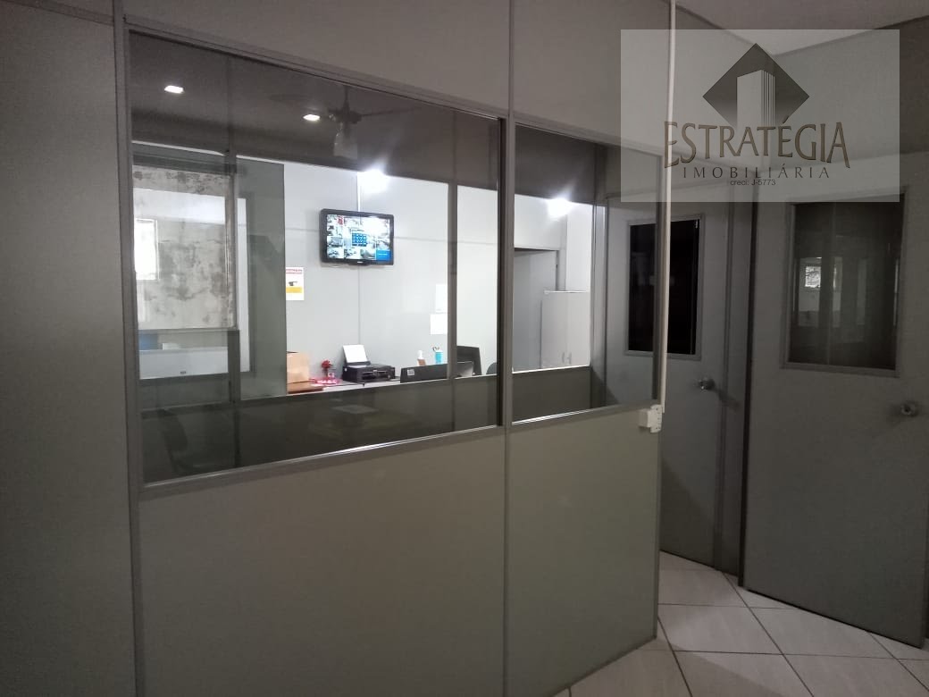 Comercial para alugar com 6 banheiros, 10 vagas e 400m² no Itaipava, Petrópolis (RJ) — foto 13 de 17