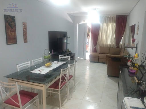 Sala de jantar e sala de visitas