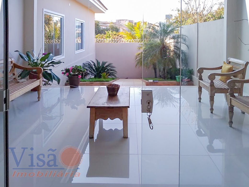 Casa à venda com 3 quartos, 3 banheiros, 1 vaga e 250m² no Alto do Corrego, Paracatu — foto principal