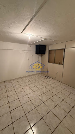 Loja/Salão em Parque Residencial Laranjeiras - Serra, ES