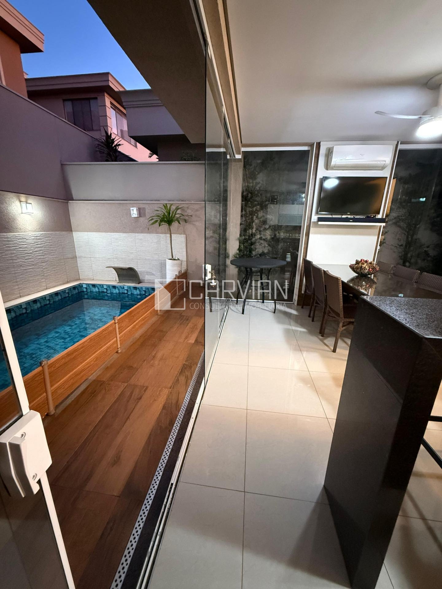 Casa à venda com 3 quartos, 3 suítes, 4 vagas e 307m² no Condomínio Guaporé, Ribeirão Preto (SP) — foto 13 de 30