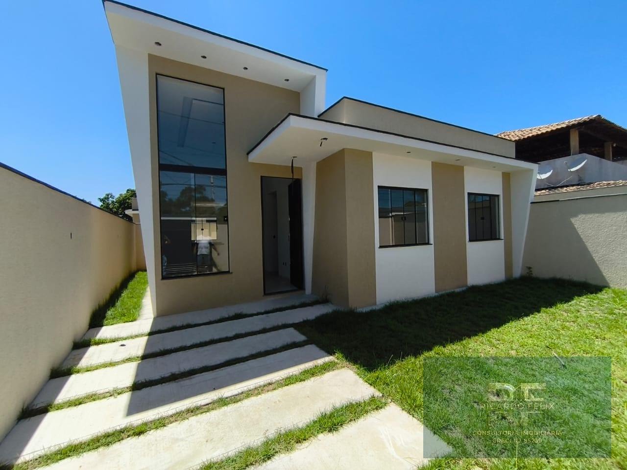 Casa à venda com 3 quartos, 2 banheiros, 2 vagas e 200m² no Enseada das Gaivotas, Rio das Ostras — foto principal