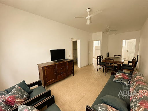 Apartamento 03 dormitórios amplo a 210 m da Praia Brava
