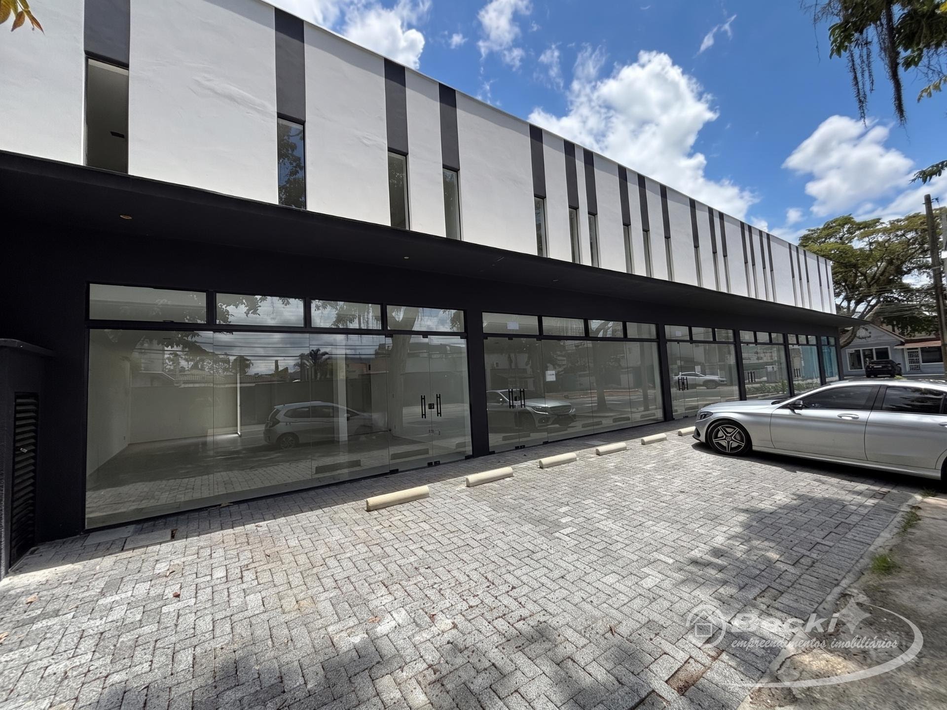 Sala comercial para alugar  no Anita Garibaldi - Joinville, SC. Imóveis