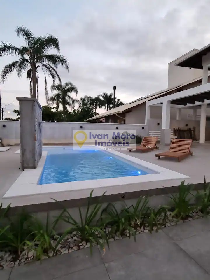Casa para alugar com 7 quartos, 5 banheiros, 4 vagas e 350m² no Daniela, Florianópolis (SC) — foto 2 de 30