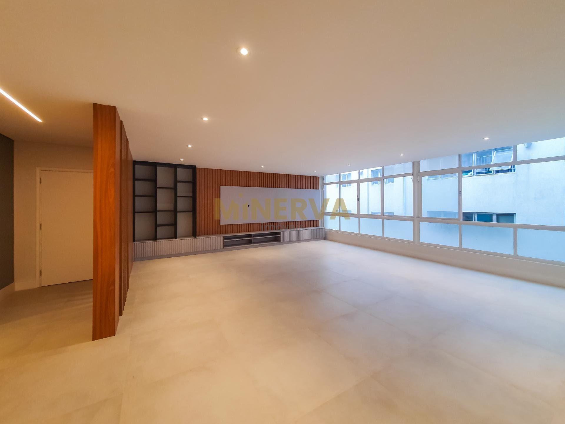 Apartamento à venda com 3 quartos, 2 suítes, 2 vagas e 243m² no Jardim Paulista, São Paulo (SP) — foto 3 de 28