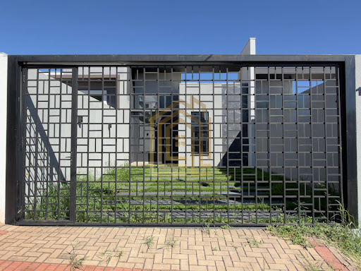 Casa à Venda no bairro Veredas, Cascavel: 2 Quartos, 76m², R$420mil