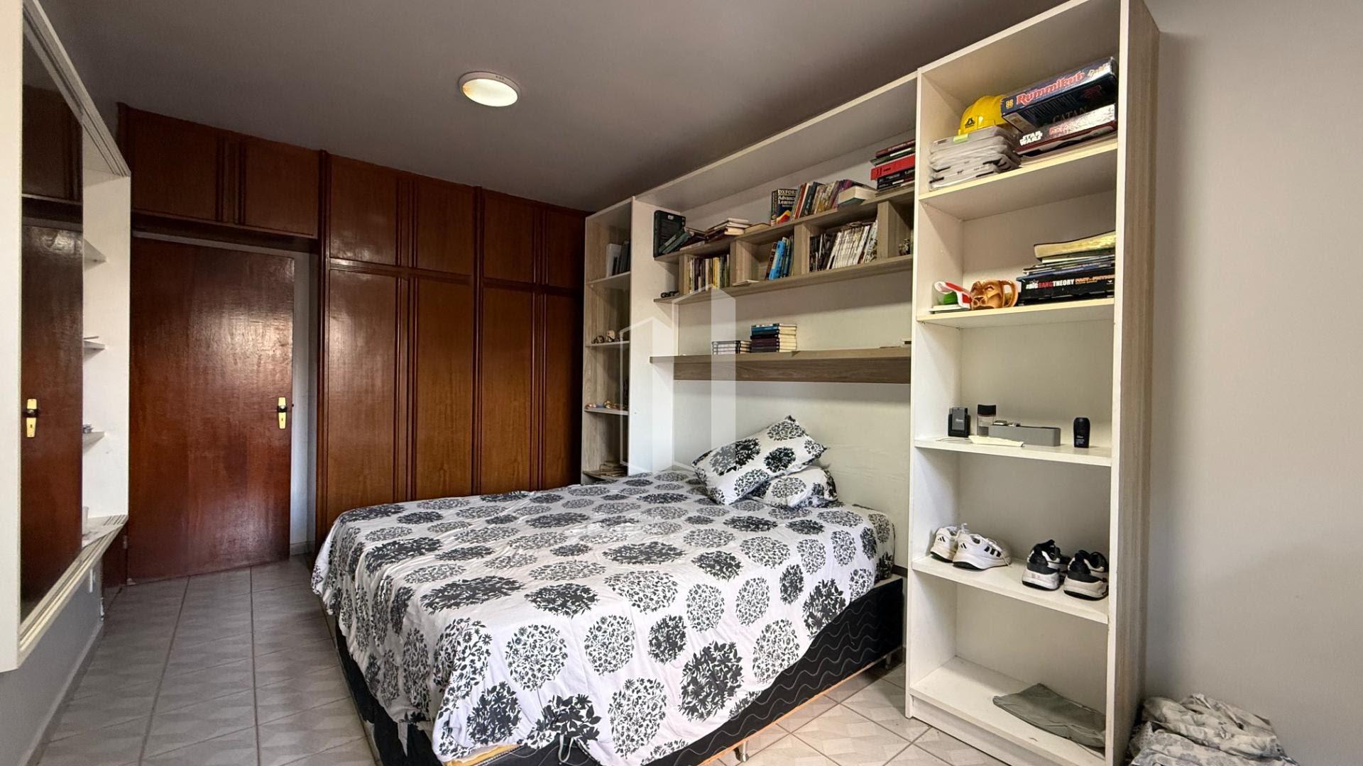 Casa à venda com 4 quartos, 3 suítes, 2 vagas e 224m² no Jardim América, Goiânia (GO) — foto 10 de 16